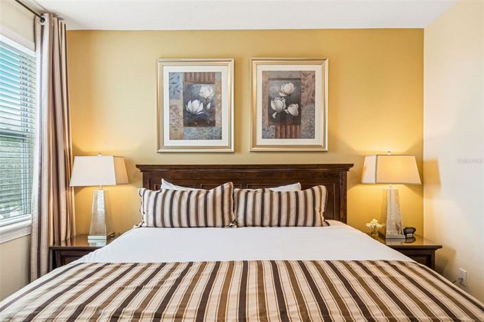 Image No.36-10 Bed Property for sale