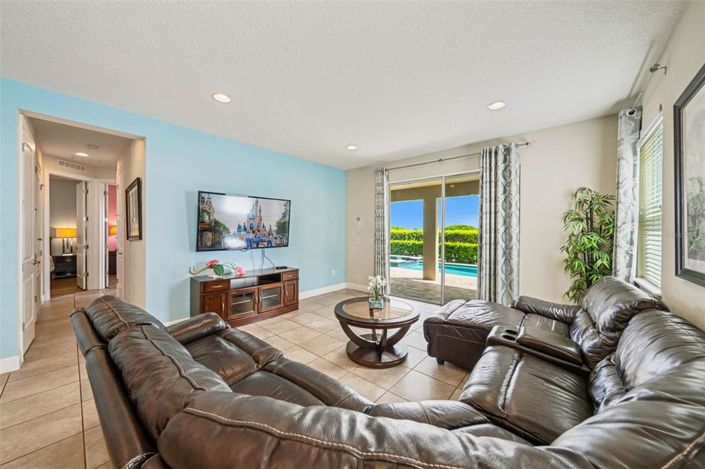 Image No.5-10 Bed Property for sale