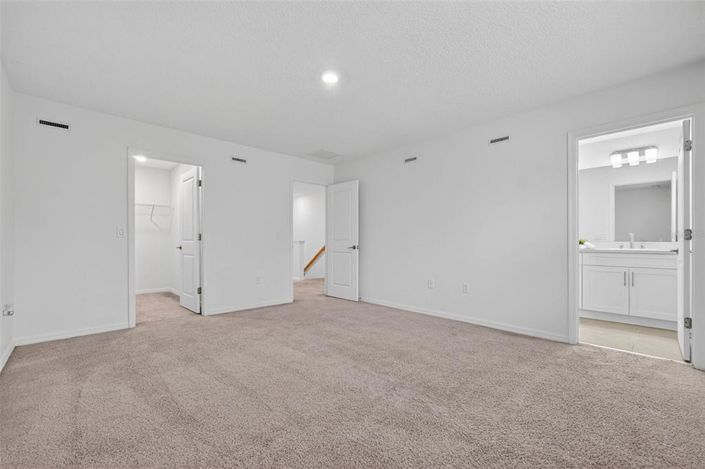 Image No.24-3 Bed Townhouse for sale