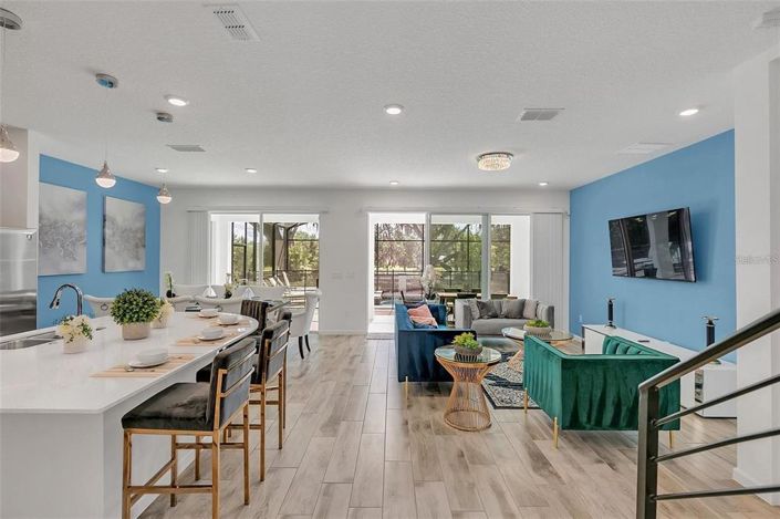 Image No.17-8 Bed Property for sale