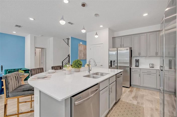 Image No.19-8 Bed Property for sale