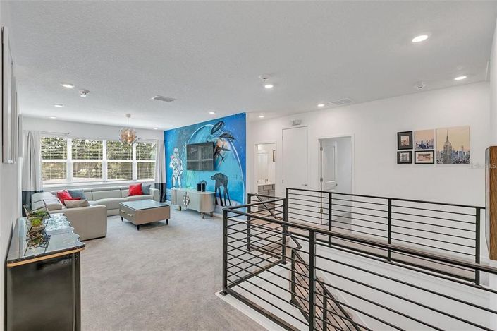 Image No.24-8 Bed Property for sale