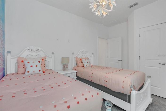 Image No.27-8 Bed Property for sale