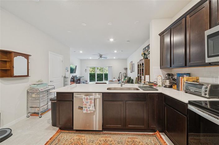 Image No.11-3 Bed Townhouse for sale