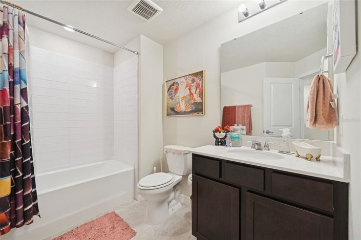 Image No.20-3 Bed Townhouse for sale