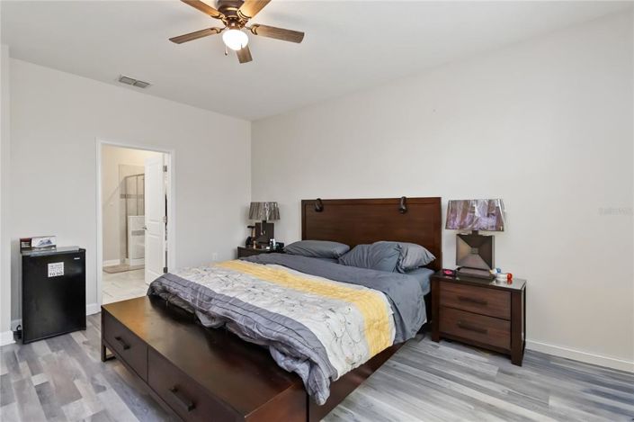 Image No.20-3 Bed Property for sale