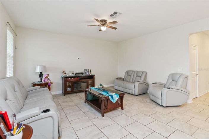 Image No.7-3 Bed Property for sale