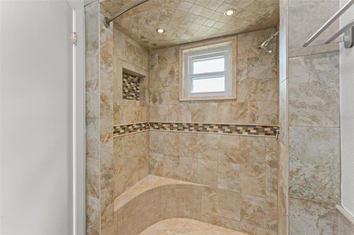 Image No.28-3 Bed Property for sale