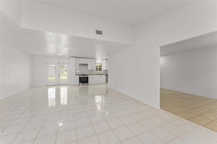 Image No.3-3 Bed Property for sale