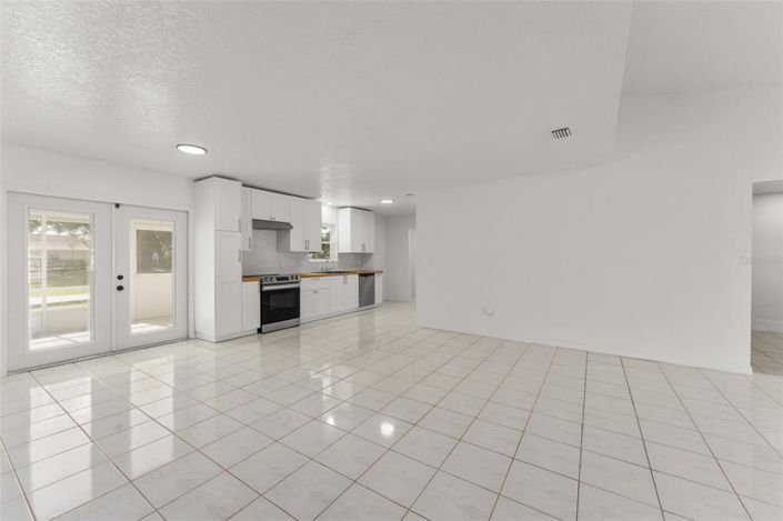 Image No.5-3 Bed Property for sale