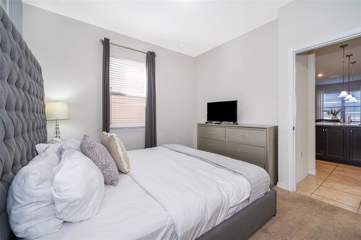 Image No.20-5 Bed Property for sale