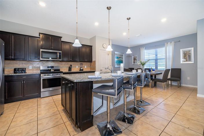 Image No.8-5 Bed Property for sale