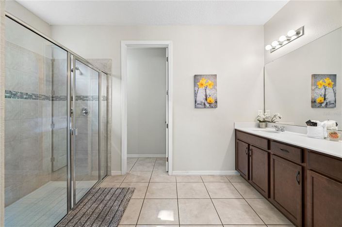 Image No.12-9 Bed Property for sale