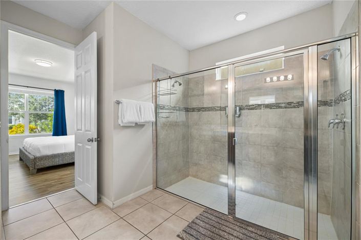 Image No.13-9 Bed Property for sale