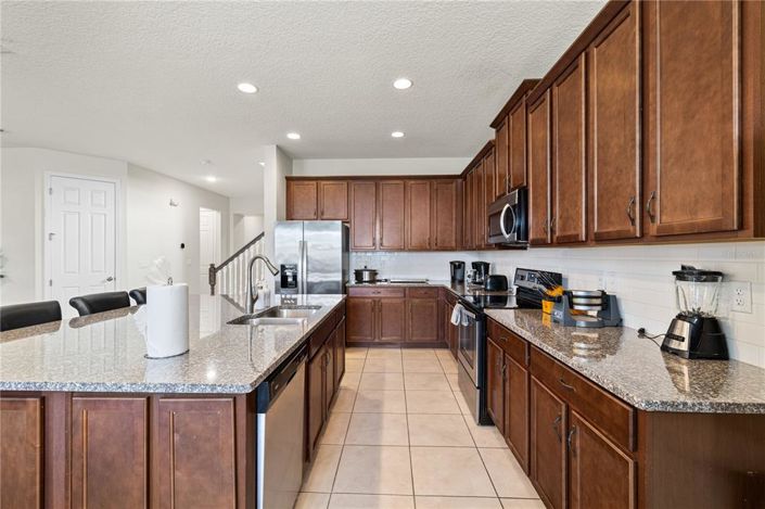 Image No.19-9 Bed Property for sale