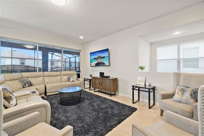 Image No.26-9 Bed Property for sale