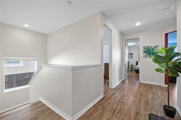 Image No.34-9 Bed Property for sale