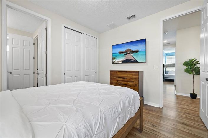 Image No.40-9 Bed Property for sale