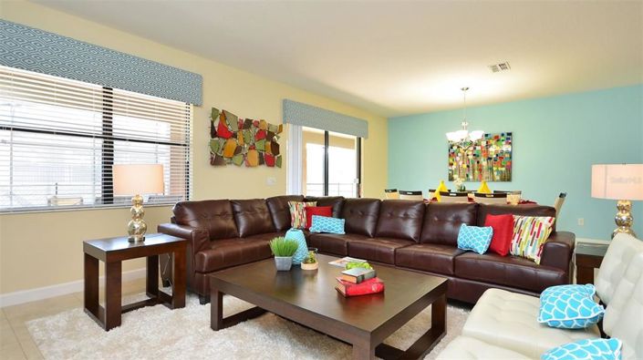 Image No.2-8 Bed Property for sale