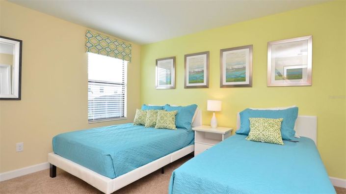 Image No.20-8 Bed Property for sale