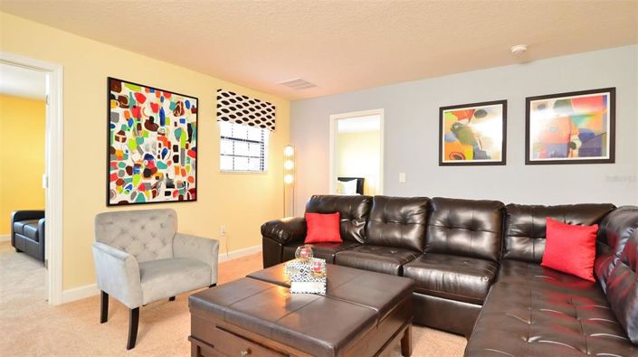 Image No.7-8 Bed Property for sale