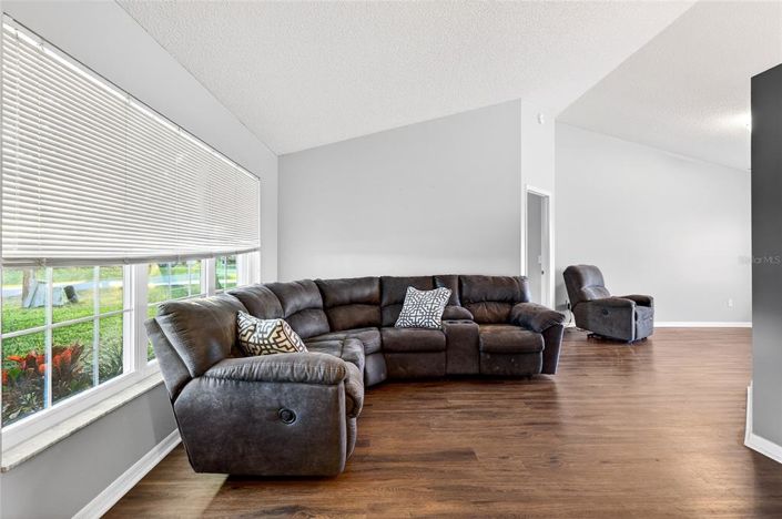 Image No.7-4 Bed Property for sale