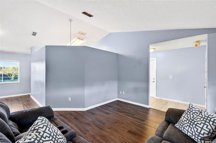 Image No.8-4 Bed Property for sale