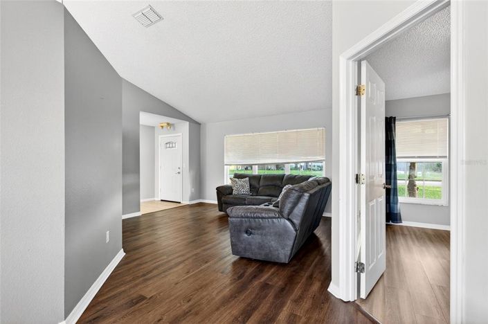 Image No.9-4 Bed Property for sale