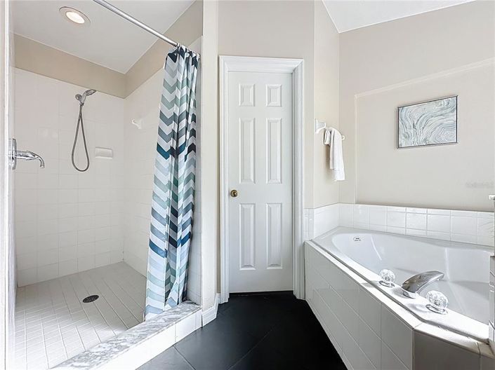 Image No.39-4 Bed Property for sale