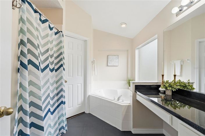 Image No.40-4 Bed Property for sale