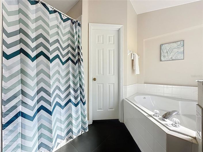 Image No.42-4 Bed Property for sale