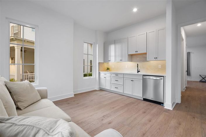 Image No.24-7 Bed Property for sale