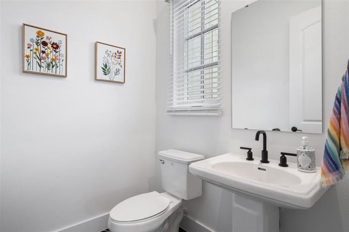 Image No.31-7 Bed Property for sale