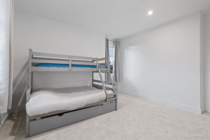 Image No.40-7 Bed Property for sale