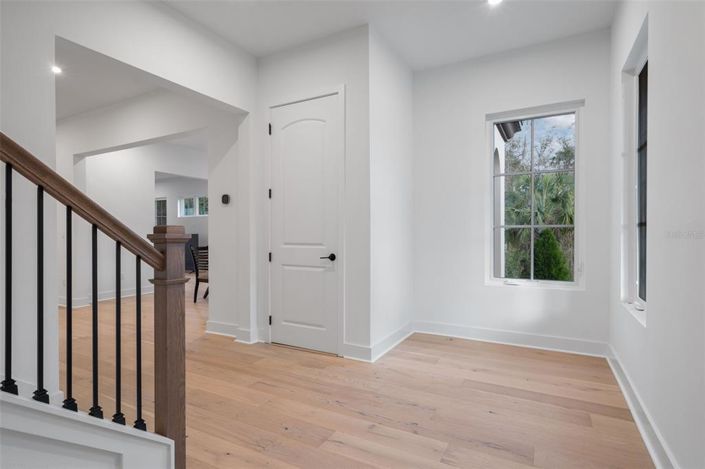 Image No.8-7 Bed Property for sale