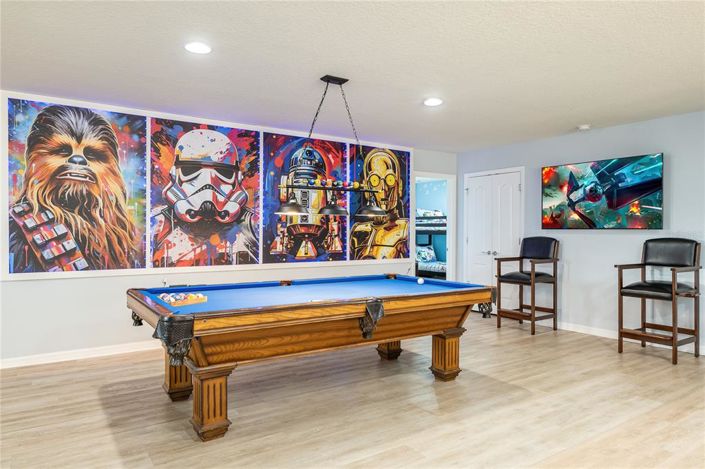 Image No.12-9 Bed Property for sale