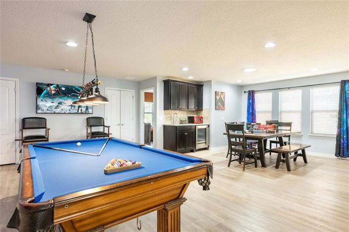 Image No.14-9 Bed Property for sale