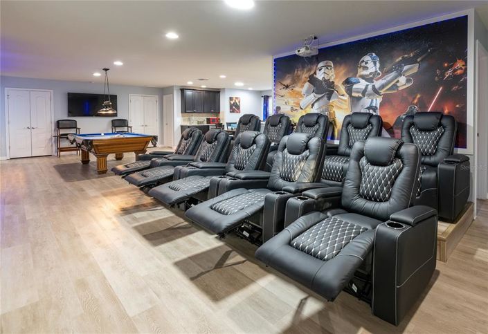 Image No.18-9 Bed Property for sale