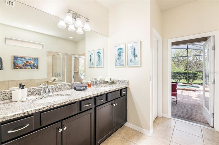 Image No.23-9 Bed Property for sale