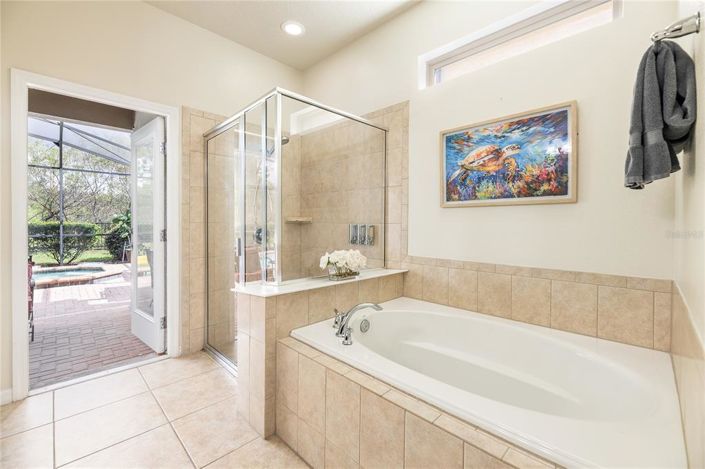 Image No.24-9 Bed Property for sale