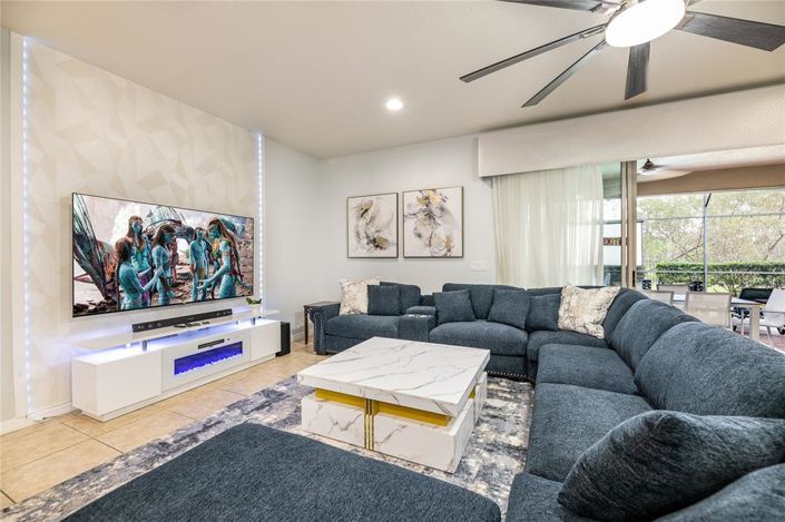 Image No.3-9 Bed Property for sale