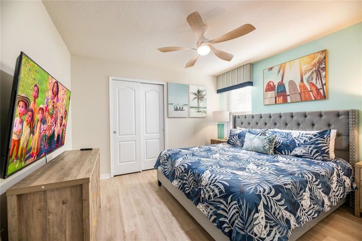 Image No.32-9 Bed Property for sale