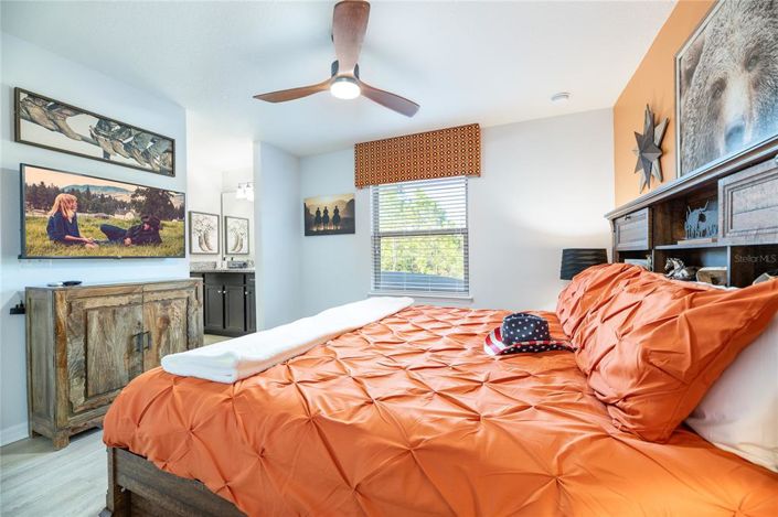 Image No.40-9 Bed Property for sale