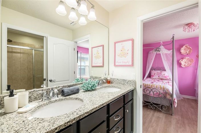 Image No.47-9 Bed Property for sale