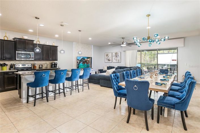 Image No.6-9 Bed Property for sale