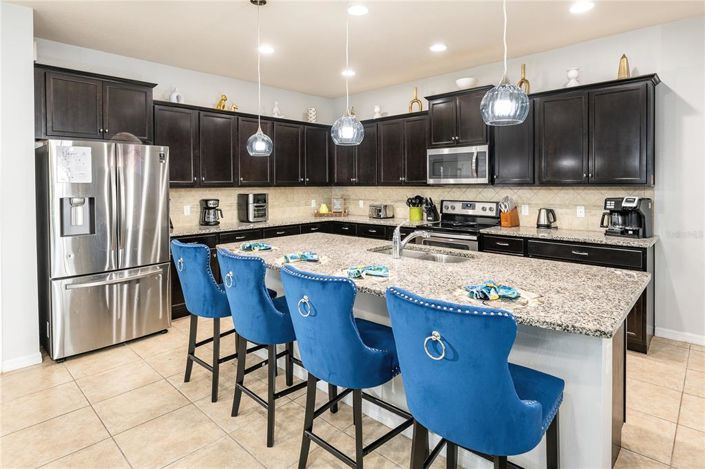 Image No.8-9 Bed Property for sale