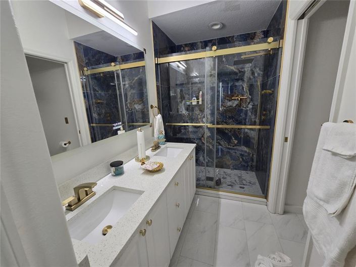 Image No.8-3 Bed Townhouse for sale