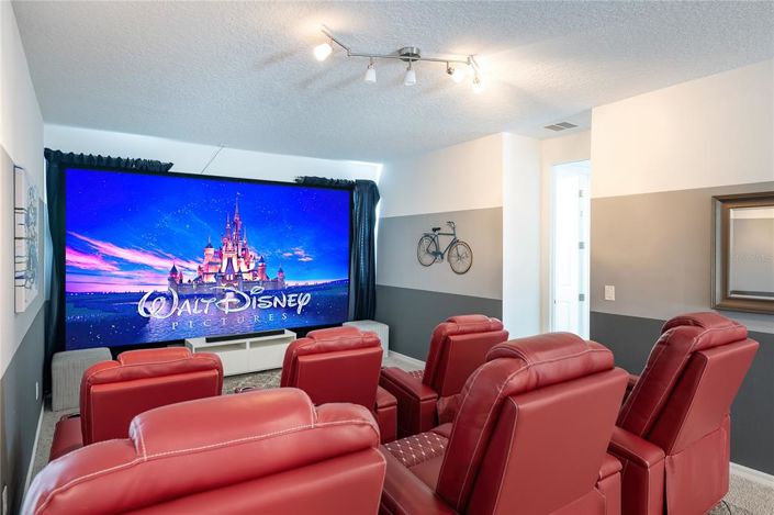 Image No.20-9 Bed Property for sale