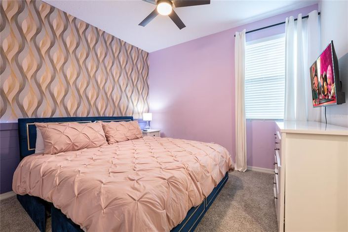 Image No.28-9 Bed Property for sale