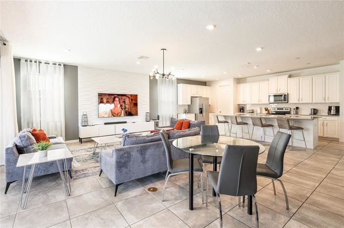 Image No.5-9 Bed Property for sale